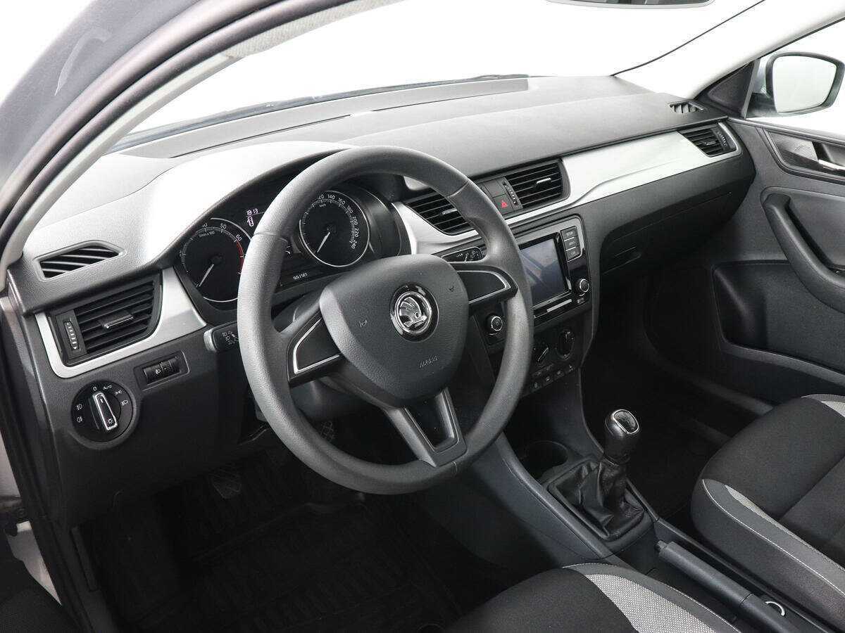 Б/У Шкода Рапид 2018 года. Фото: #8