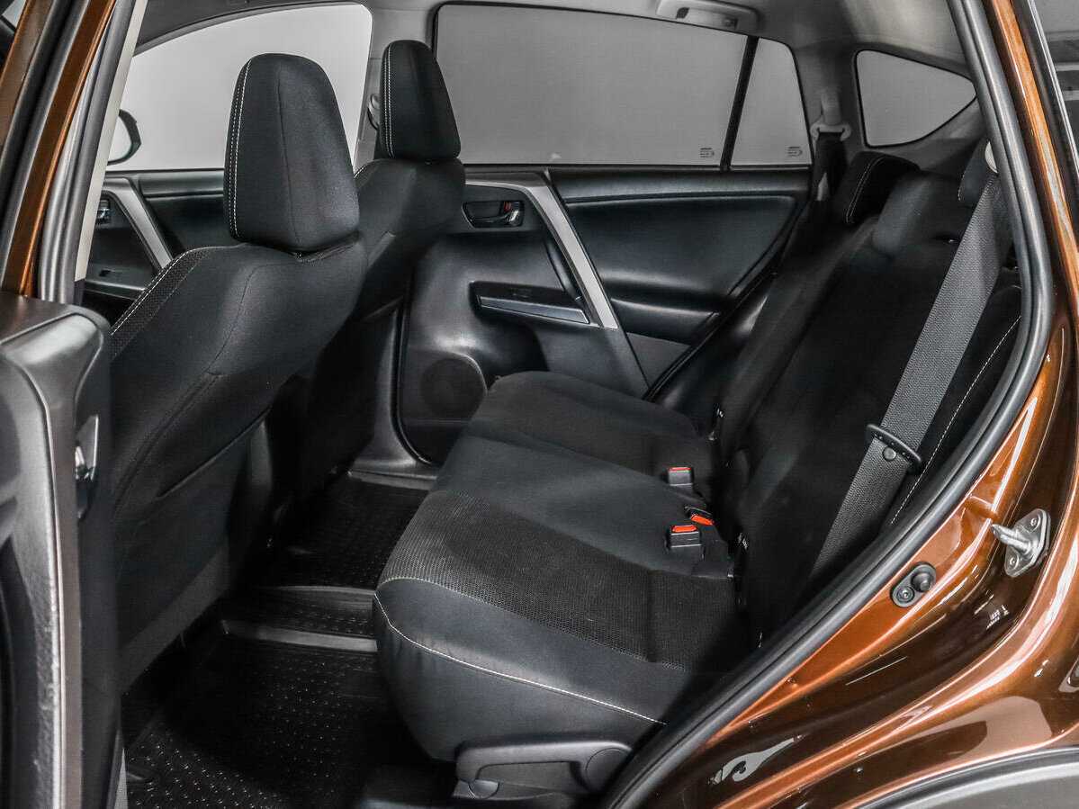 Б/У Тойота Рав4 2017 года. Фото: #9