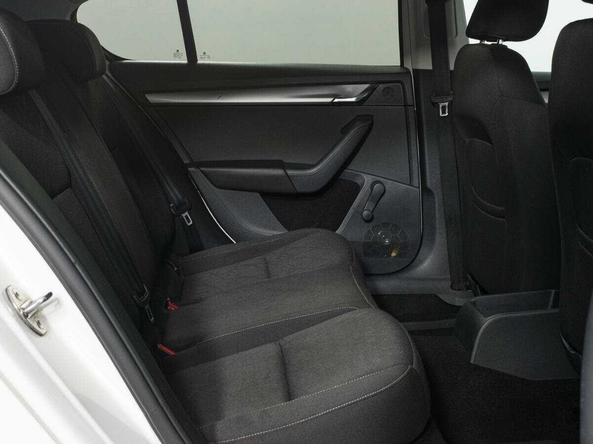 Б/У Шкода Октавия 2014 года. Фото: #8