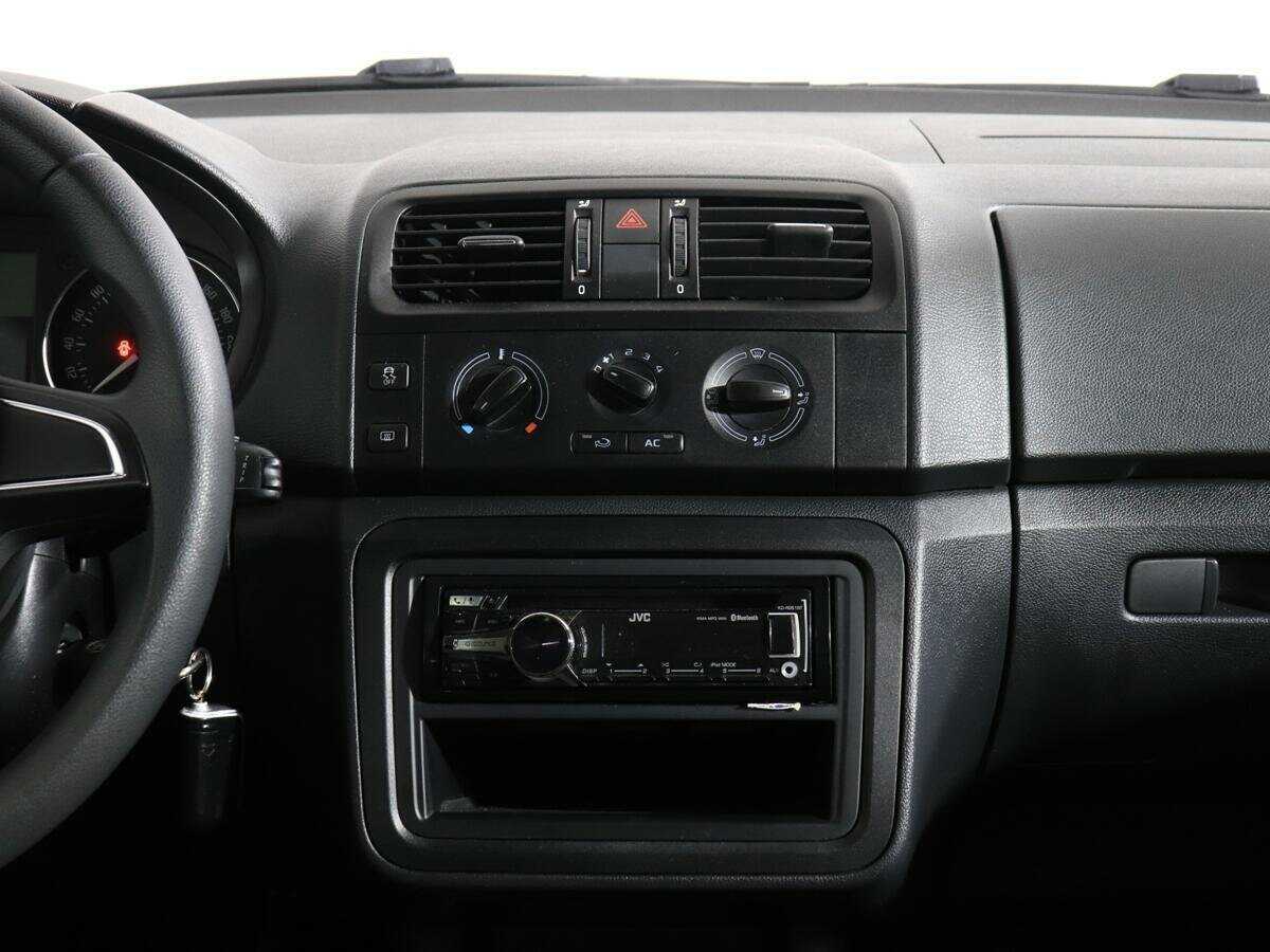 Б/У Шкода Фабия 2014 года. Фото: #11