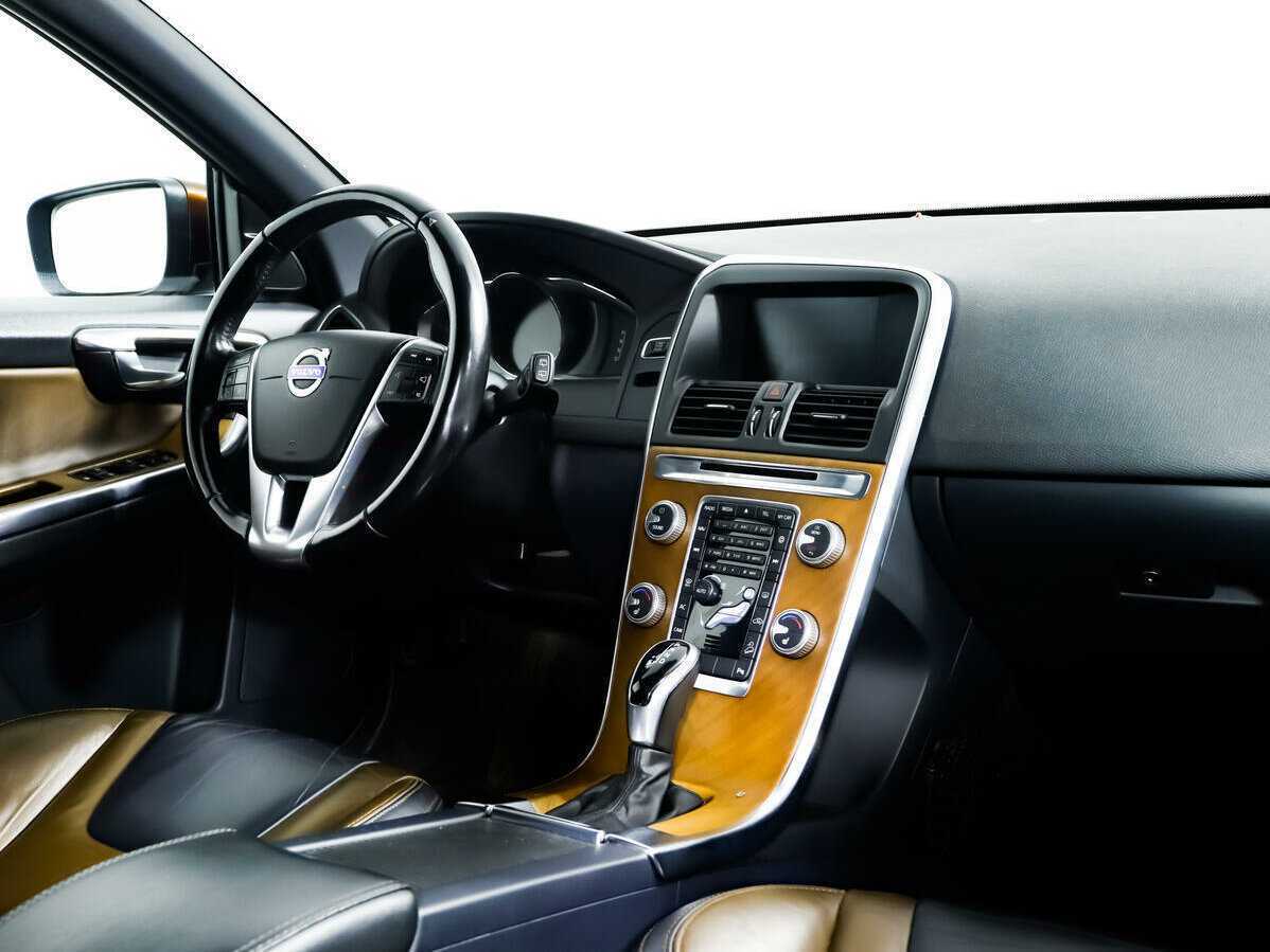 Б/У Вольво ИксЦ60 2014 года. Фото: #8