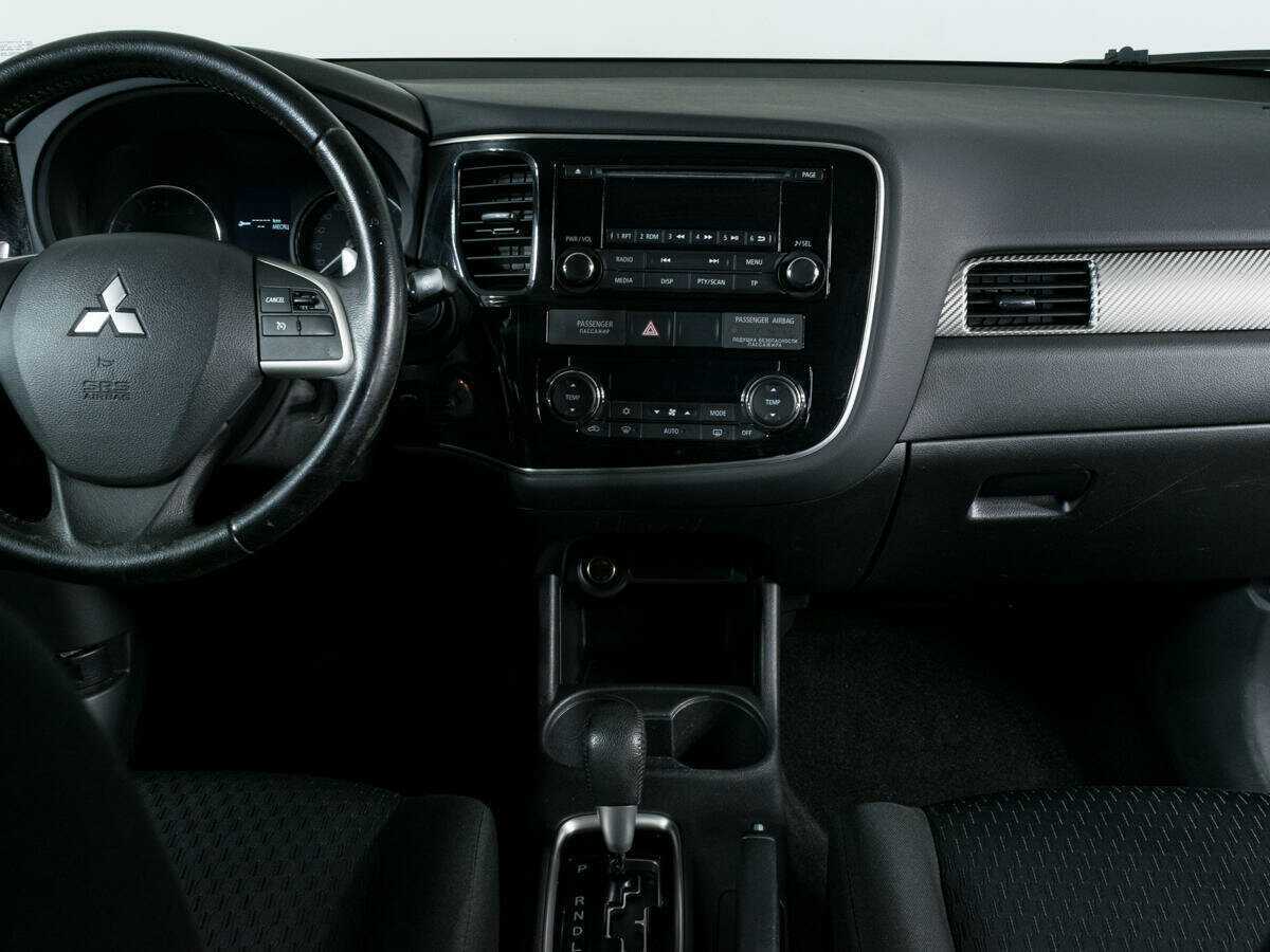 Б/У Митсубиши Оутлэндер 2012 года. Фото: #10