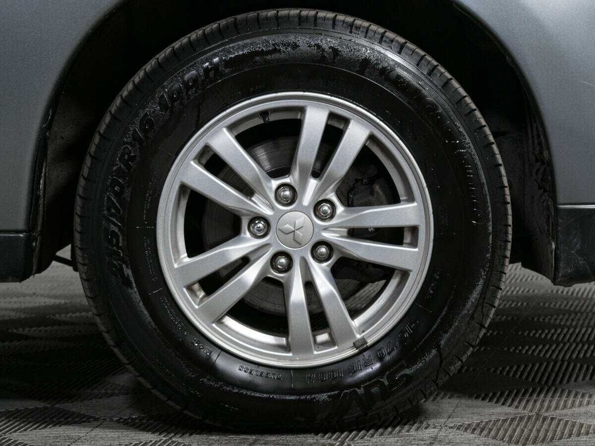 Б/У Митсубиши Оутлэндер 2012 года. Фото: #16