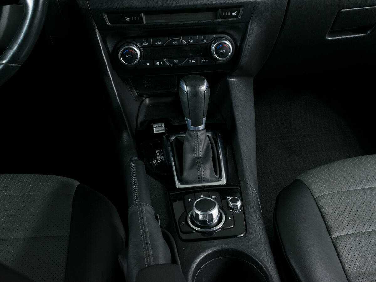 Б/У Мазда 3 2018 года. Фото: #11