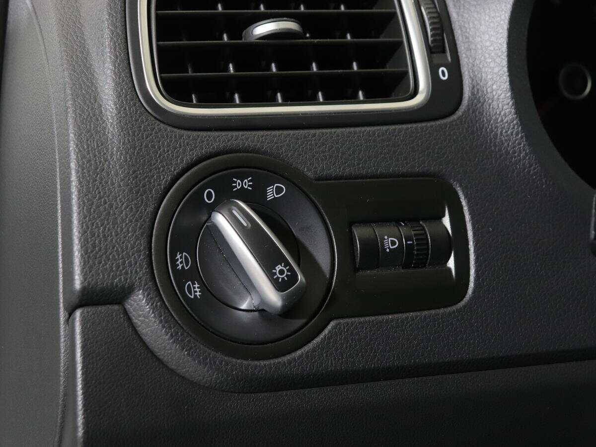 Б/У Фольксваген Поло 2017 года. Фото: #18