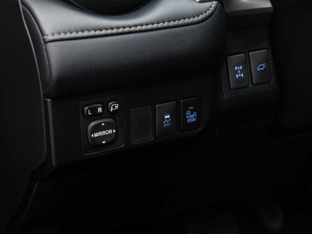 Б/У Тойота Рав4 2013 года. Фото: #16