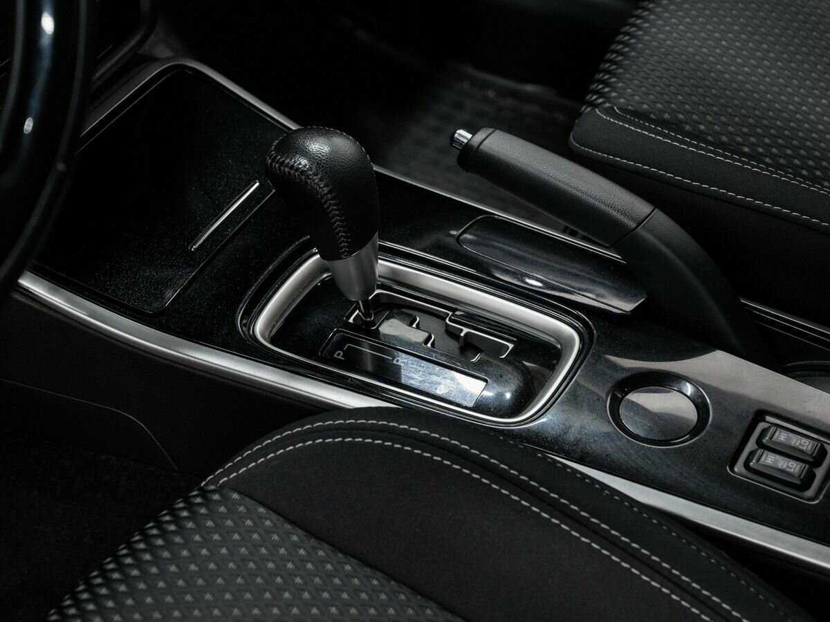 Б/У Митсубиши Оутлэндер 2019 года. Фото: #16