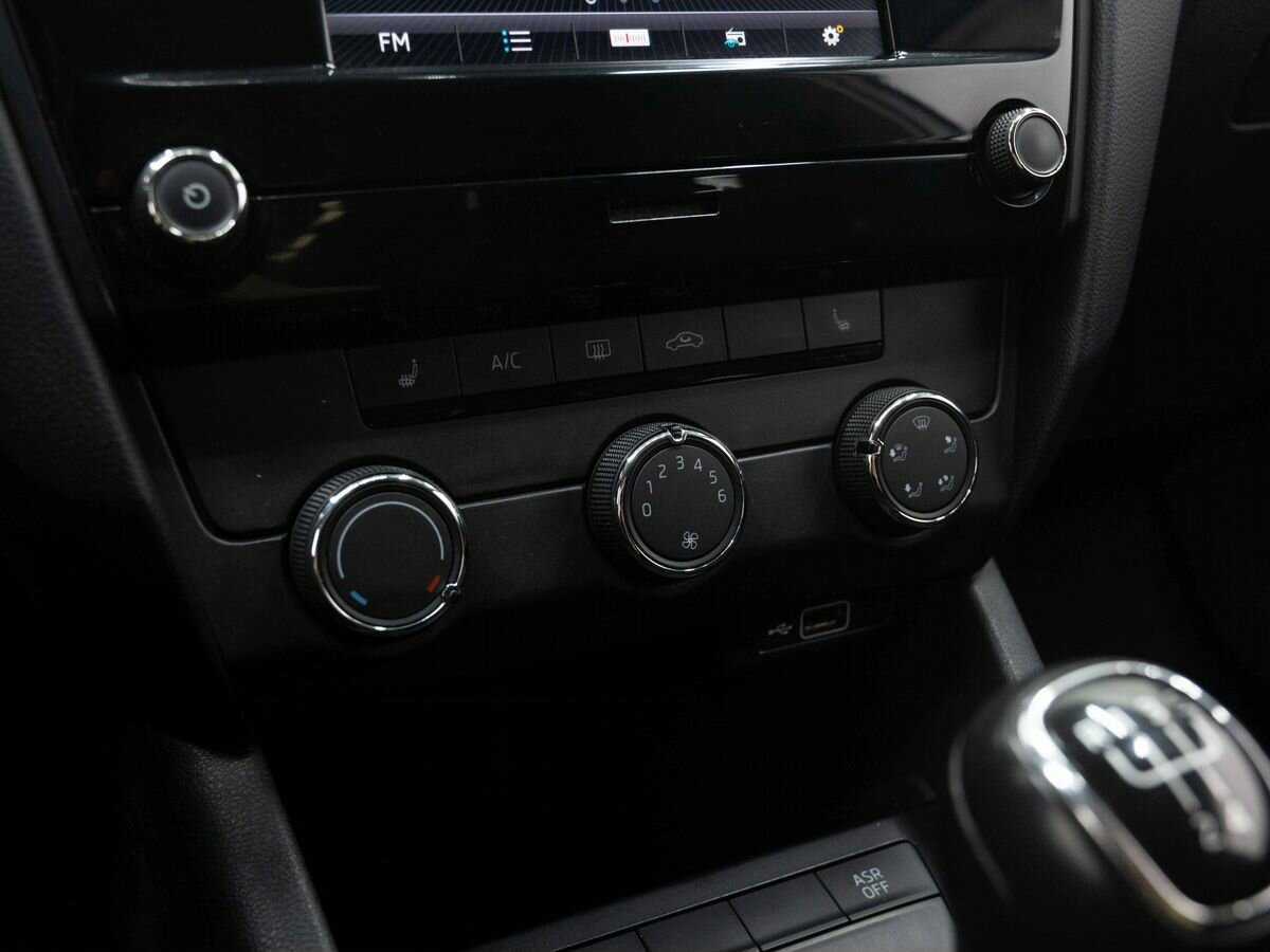 Б/У Шкода Октавия 2019 года. Фото: #17