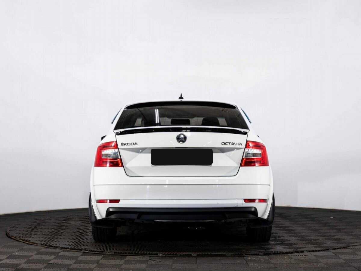 Б/У Шкода Октавия 2018 года. Фото: #4