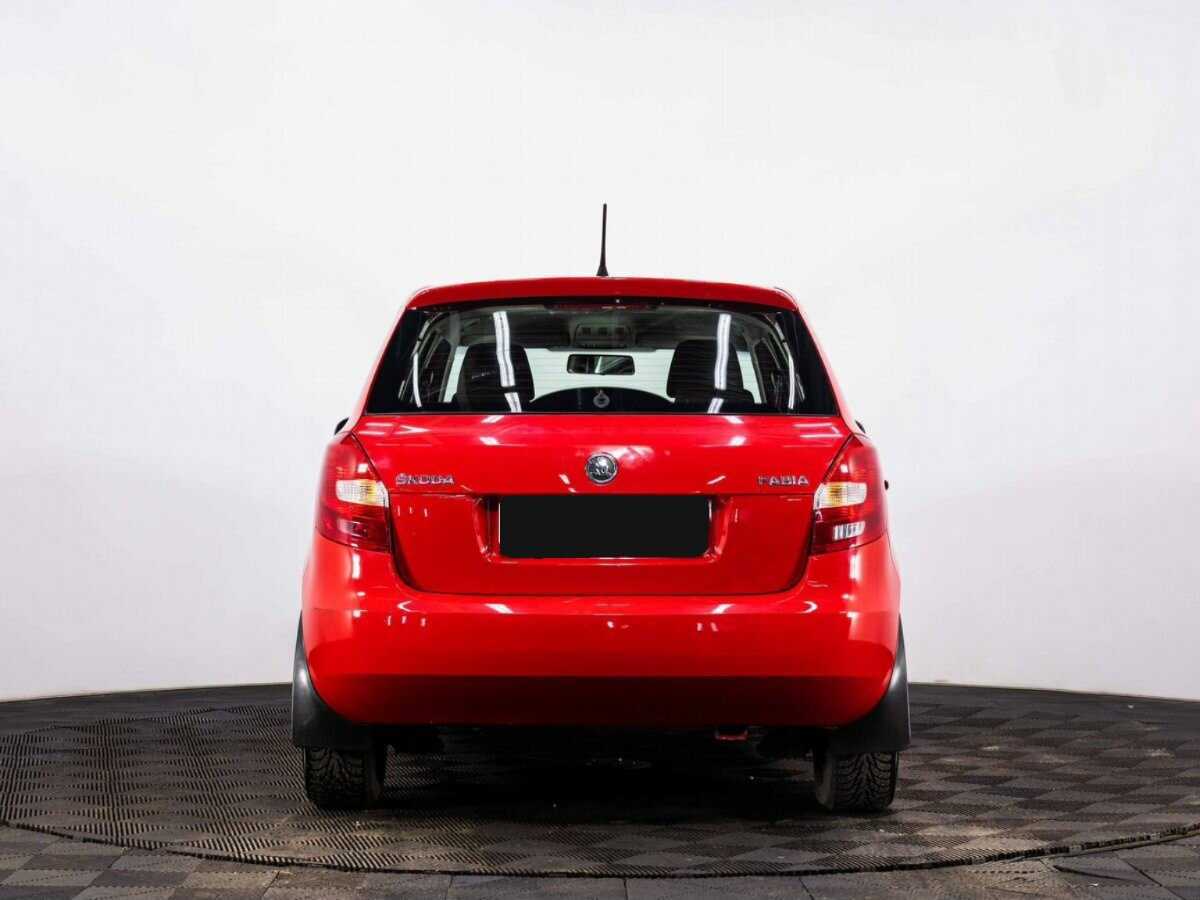 Б/У Шкода Фабия 2013 года. Фото: #4