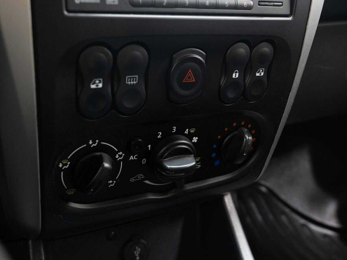 Б/У Ниссан Альмера 2013 года. Фото: #17