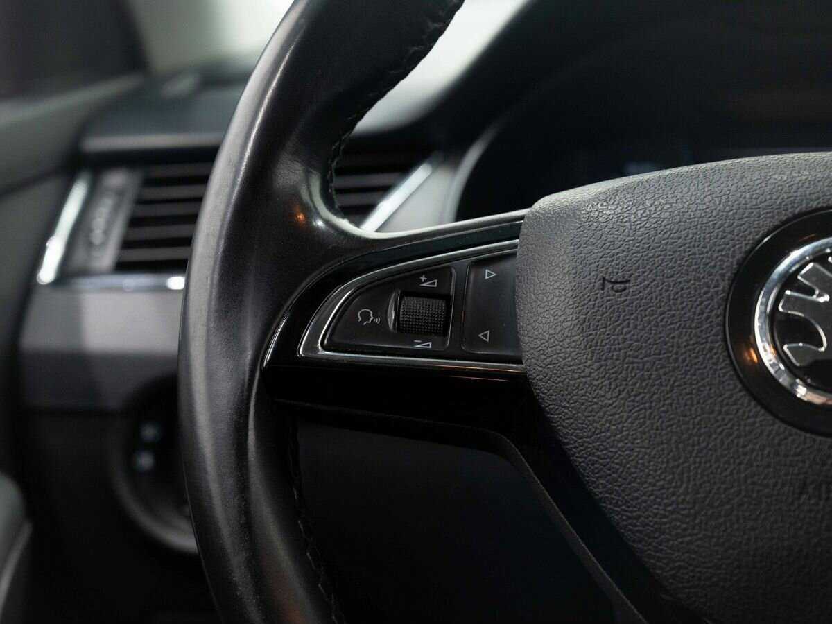 Б/У Шкода Октавия 2019 года. Фото: #14