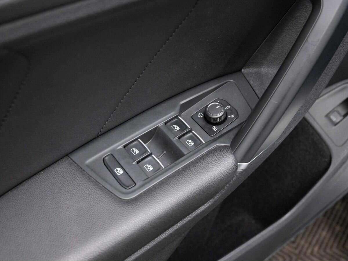 Б/У Фольксваген Тигуан 2018 года. Фото: #18