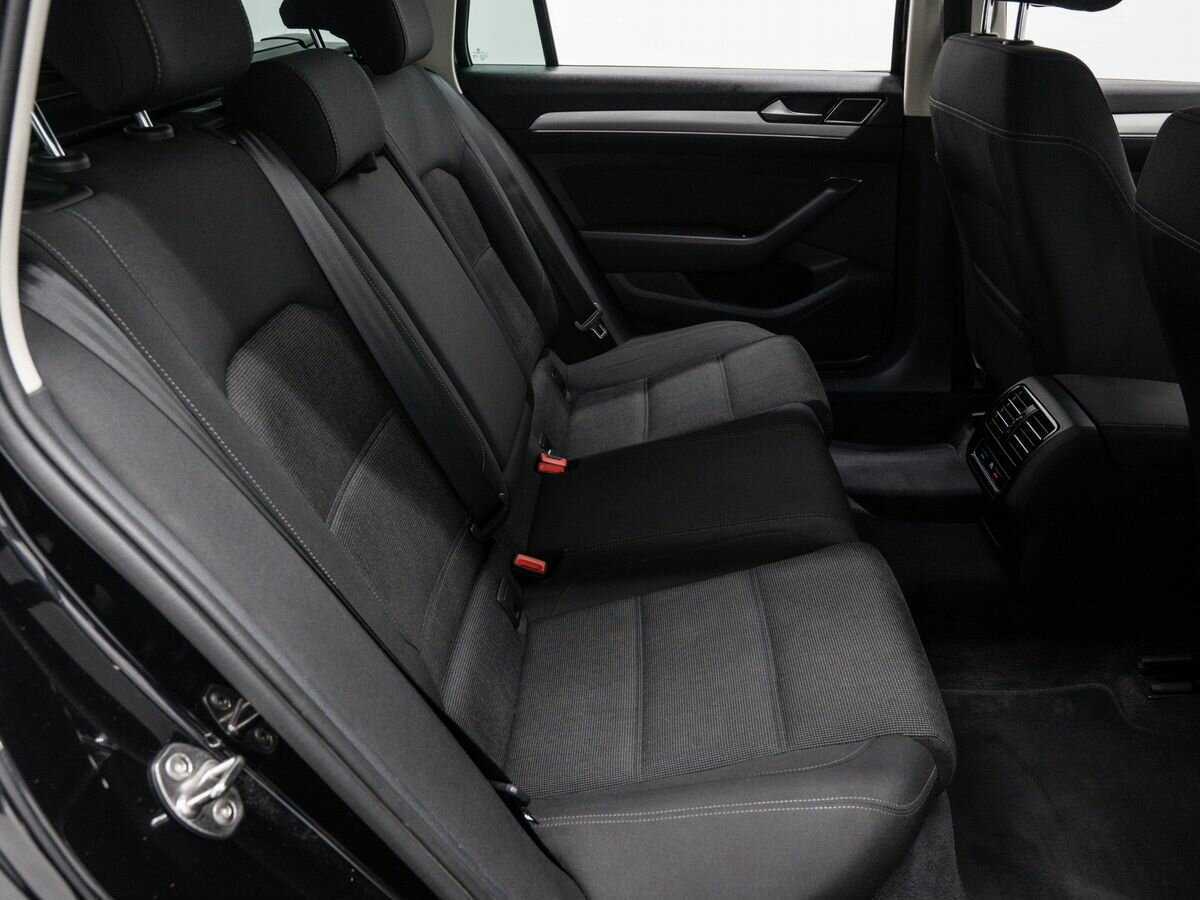 Б/У Фольксваген Пассат 2018 года. Фото: #8