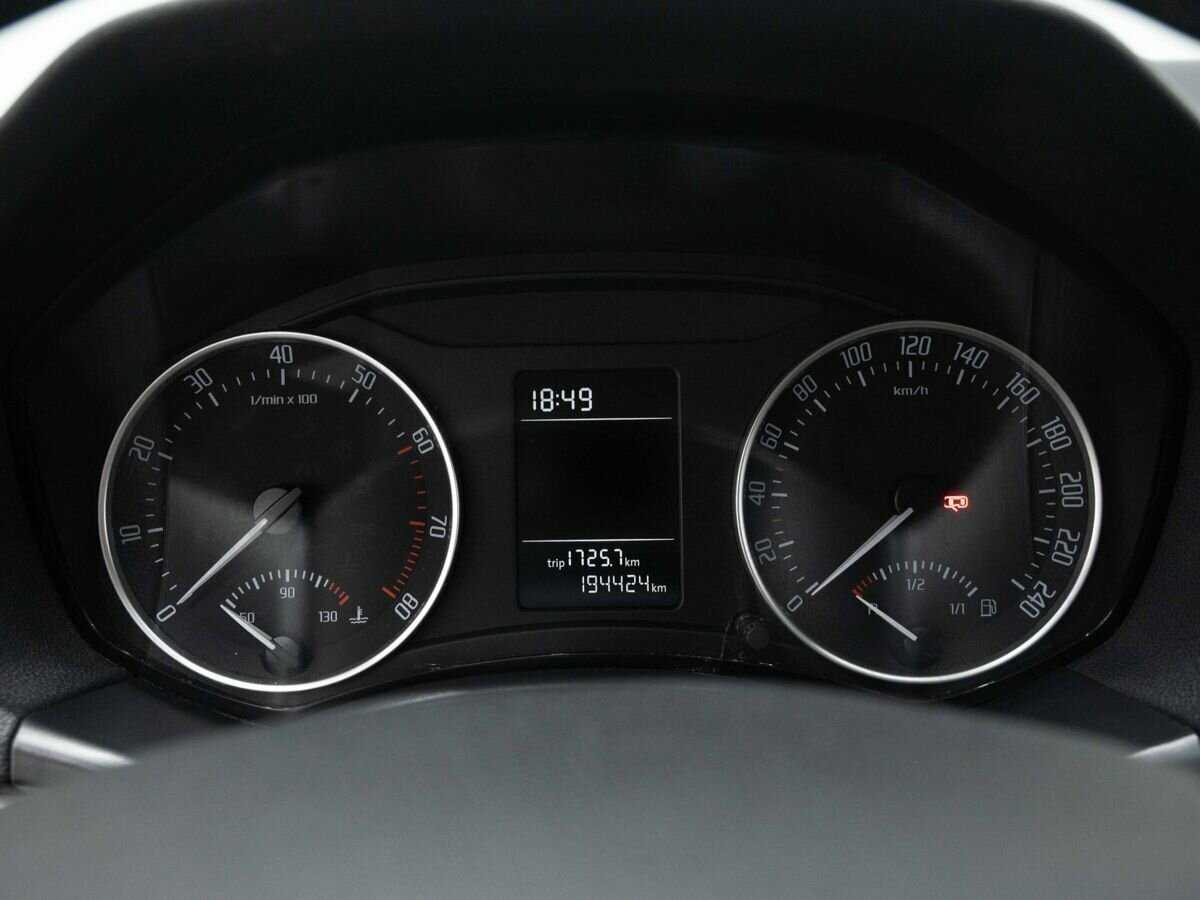 Б/У Шкода Октавия 2012 года. Фото: #15