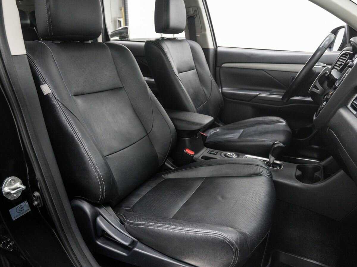 Б/У Митсубиши Оутлэндер 2013 года. Фото: #7