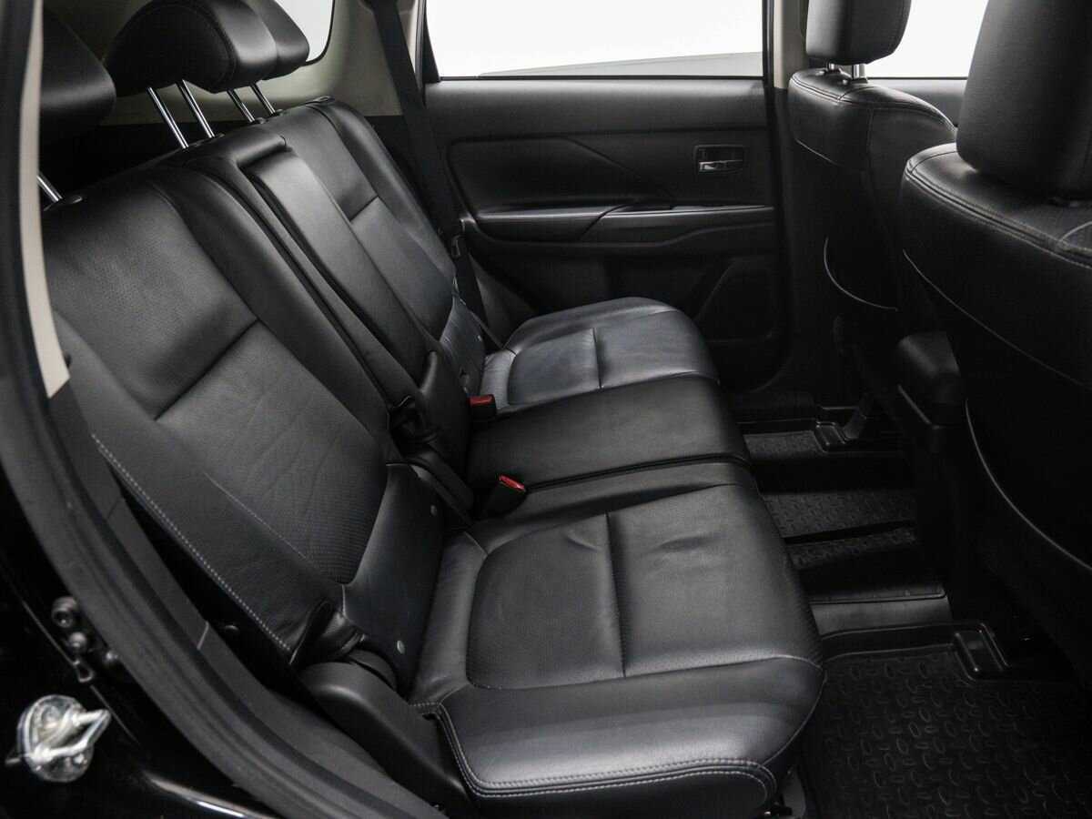 Б/У Митсубиши Оутлэндер 2013 года. Фото: #8