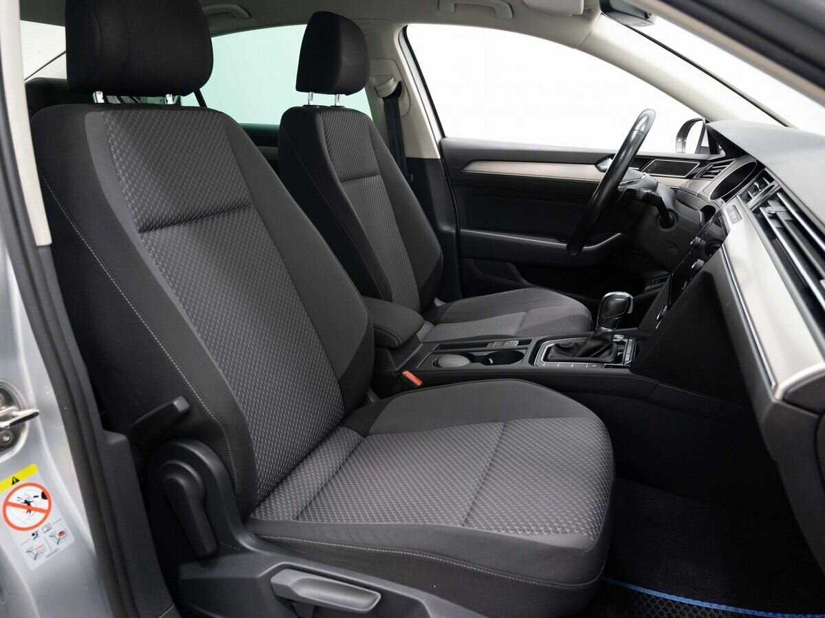 Б/У Фольксваген Пассат 2017 года. Фото: #12