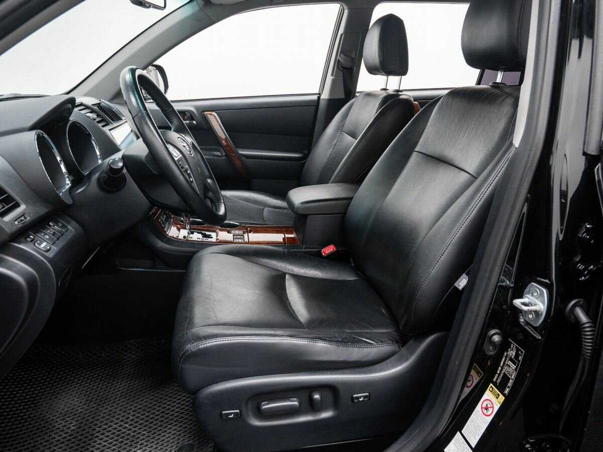 Б/У Тойота Хайлэндер 2012 года. Фото: #14