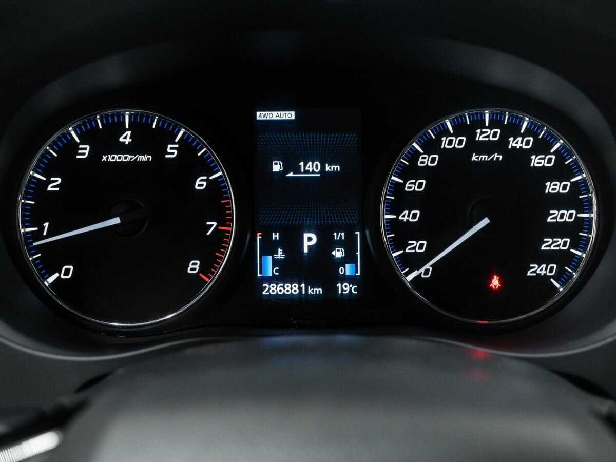 Б/У Митсубиши Оутлэндер 2017 года. Фото: #21