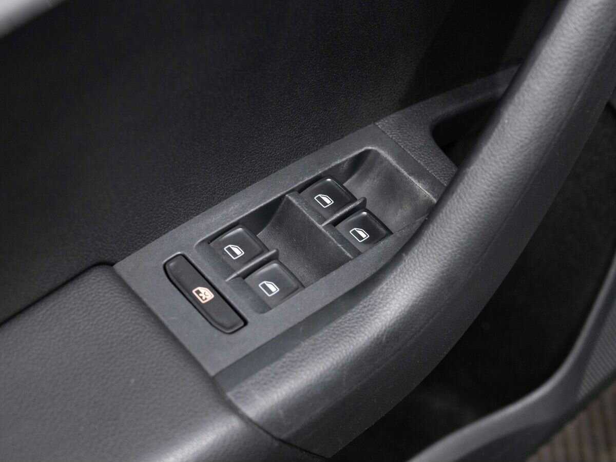 Б/У Шкода Октавия 2013 года. Фото: #16