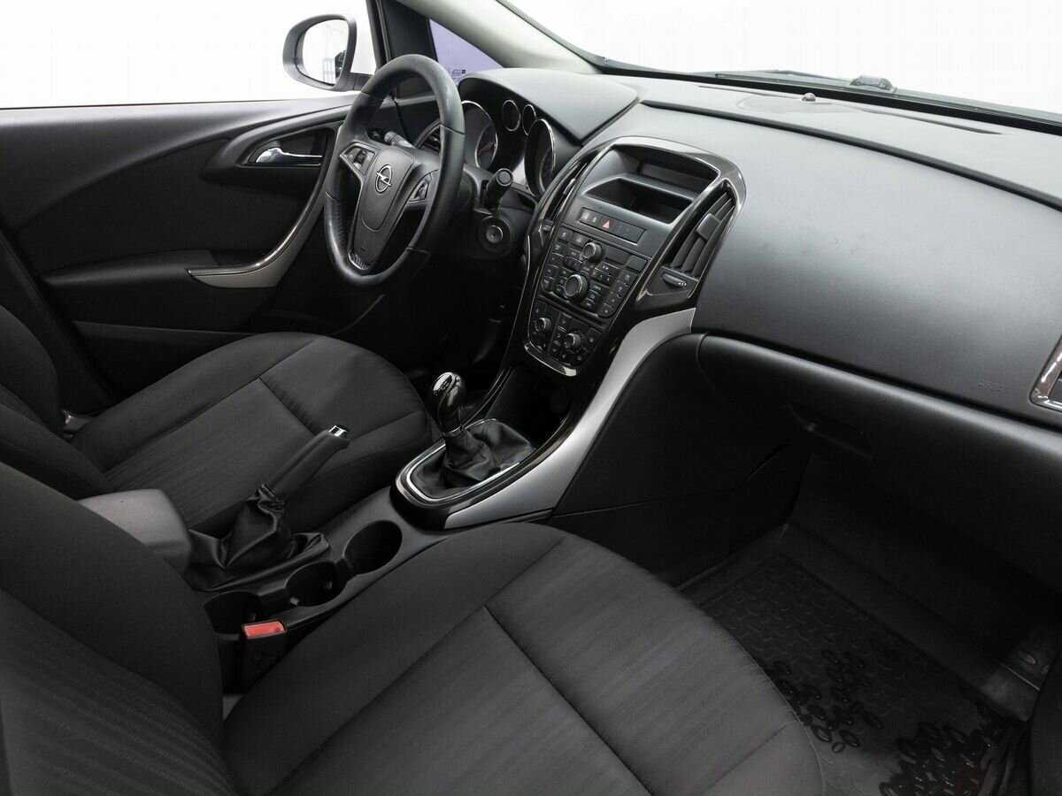 Б/У Опель Астра 2013 года. Фото: #10