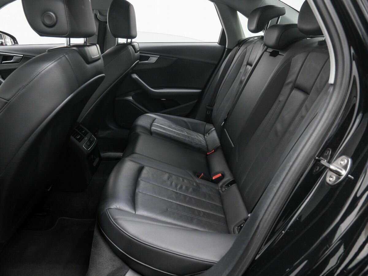 Б/У Ауди А4 2018 года. Фото: #12