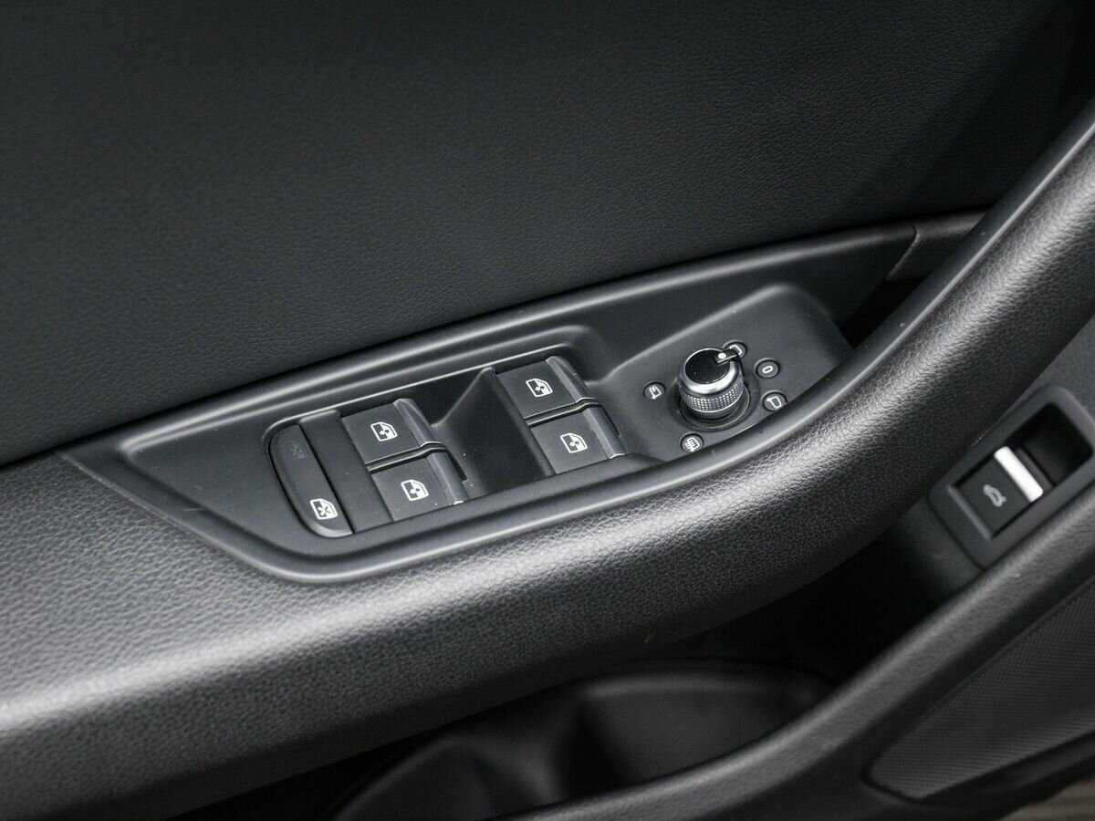 Б/У Ауди А4 2018 года. Фото: #15