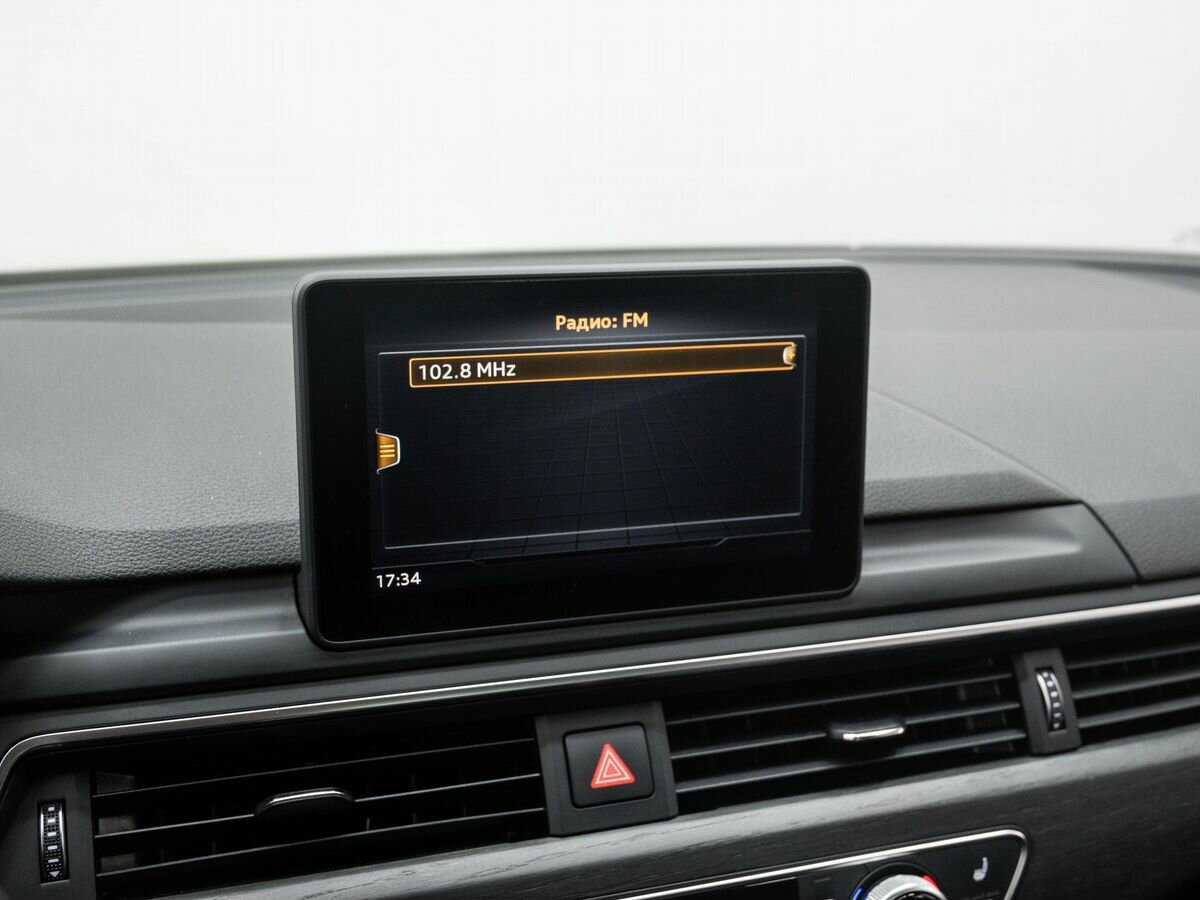 Б/У Ауди А4 2018 года. Фото: #21