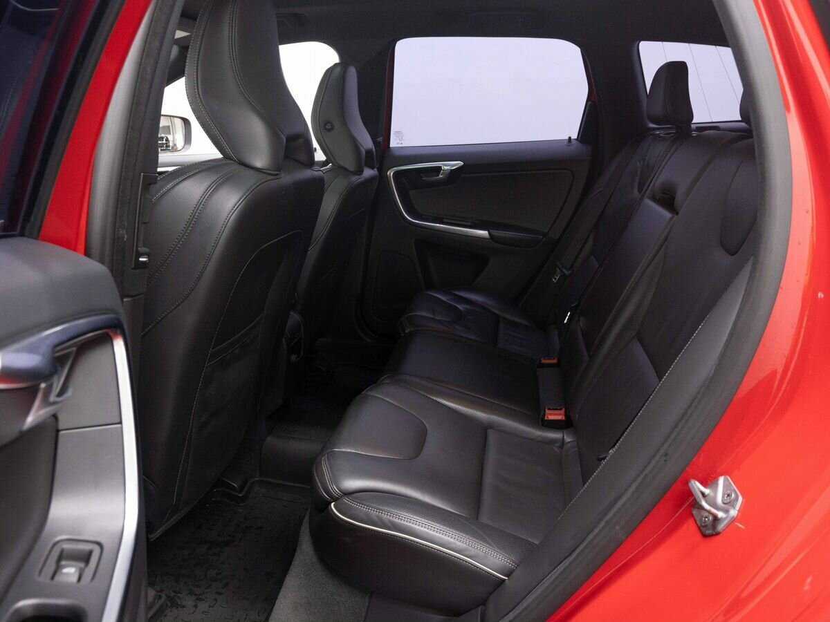 Б/У Вольво ИксЦ60 2014 года. Фото: #9