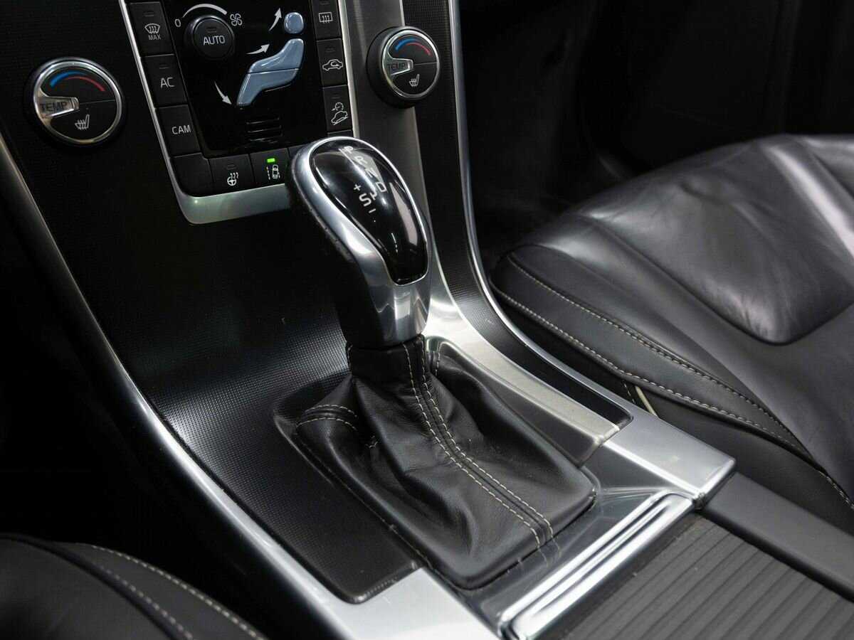 Б/У Вольво ИксЦ60 2014 года. Фото: #19