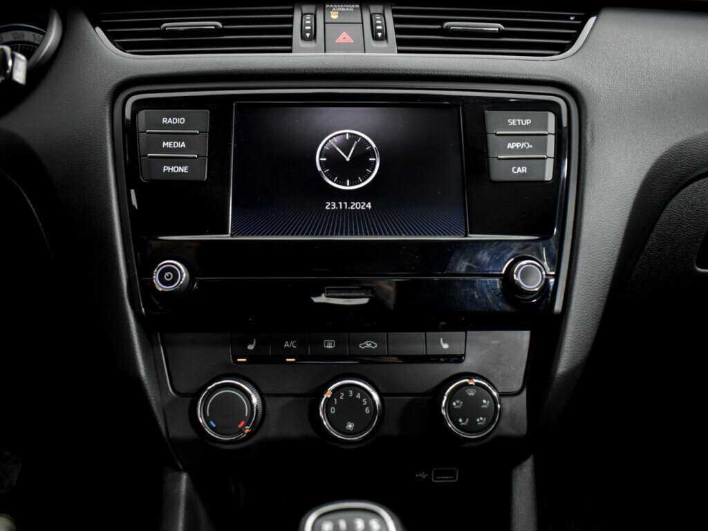 Б/У Шкода Октавия 2019 года. Фото: #10