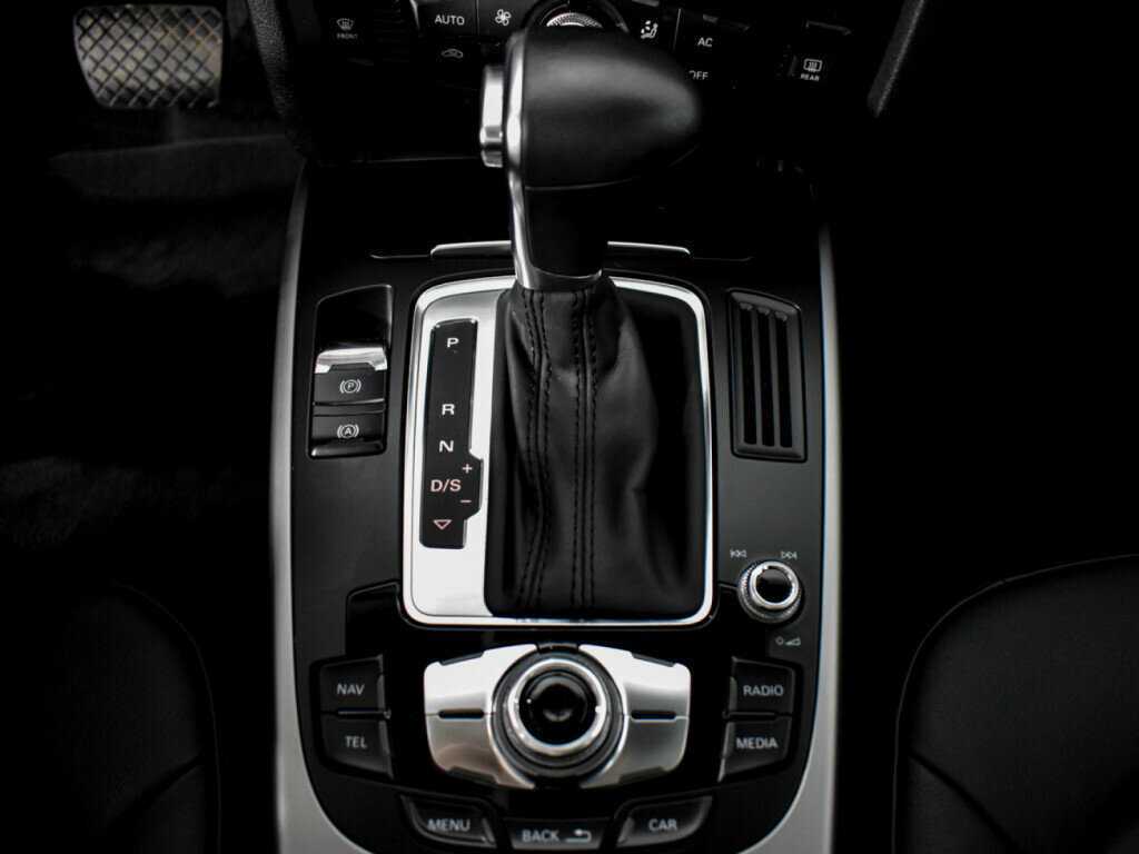 Б/У Ауди А4 2013 года. Фото: #10