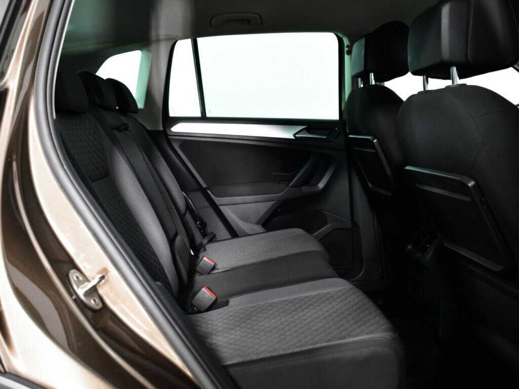 Б/У Фольксваген Тигуан 2017 года. Фото: #9