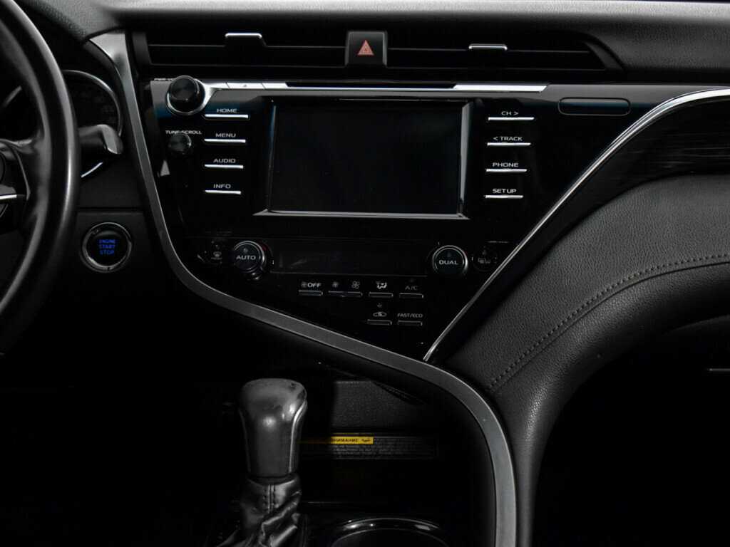 Б/У Тойота Камри 2018 года. Фото: #12