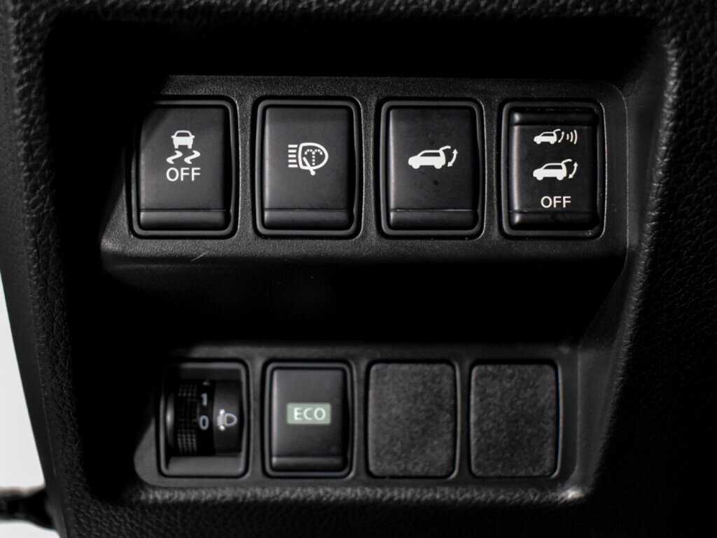 Б/У Ниссан Икс-Трейл 2016 года. Фото: #9