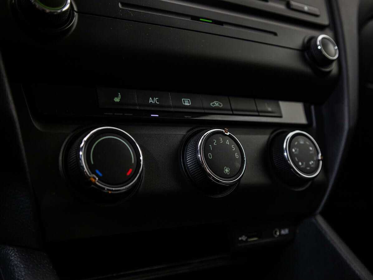 Б/У Шкода Октавия 2014 года. Фото: #15