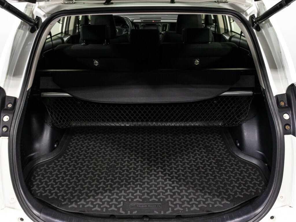 Б/У Тойота Рав4 2016 года. Фото: #14