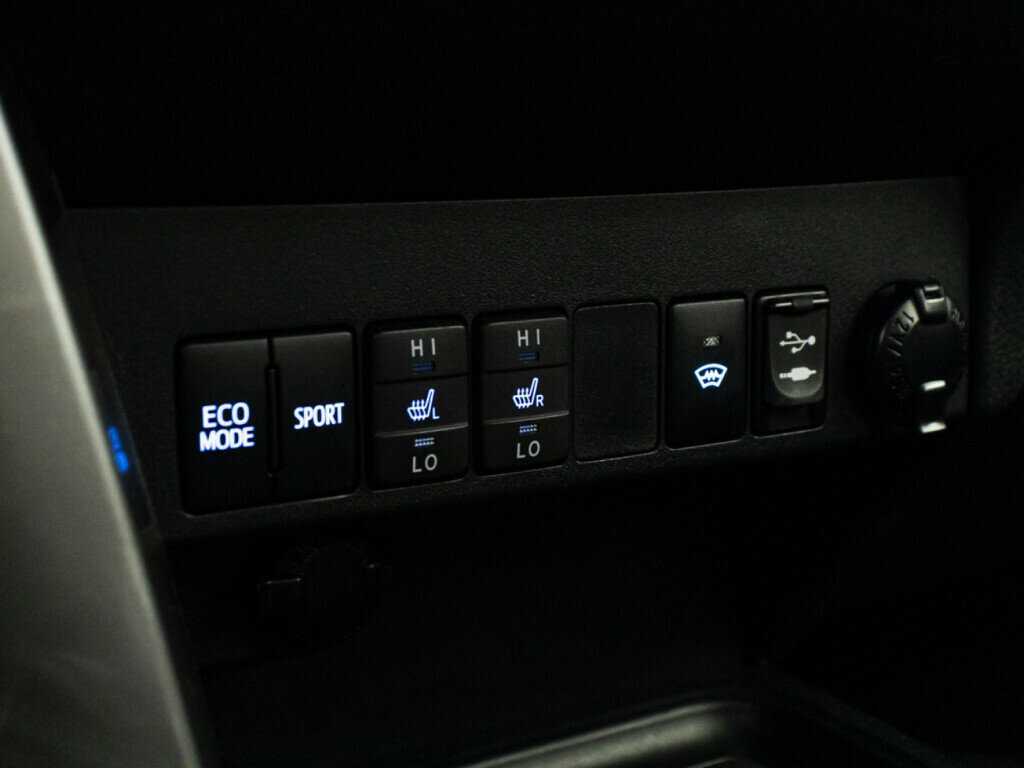 Б/У Тойота Рав4 2016 года. Фото: #17