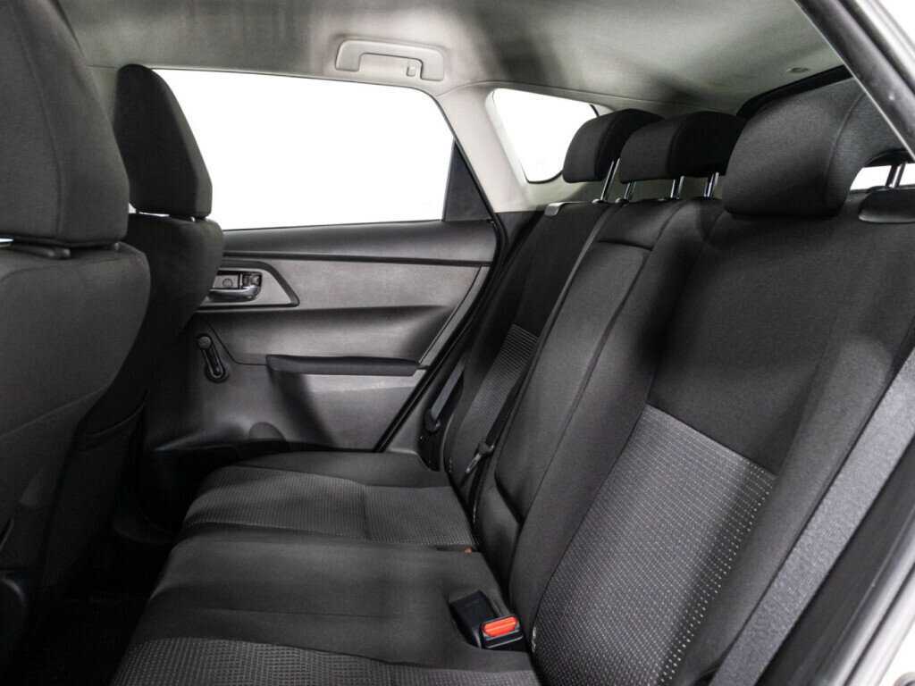 Б/У Тойота Аурис 2014 года. Фото: #9