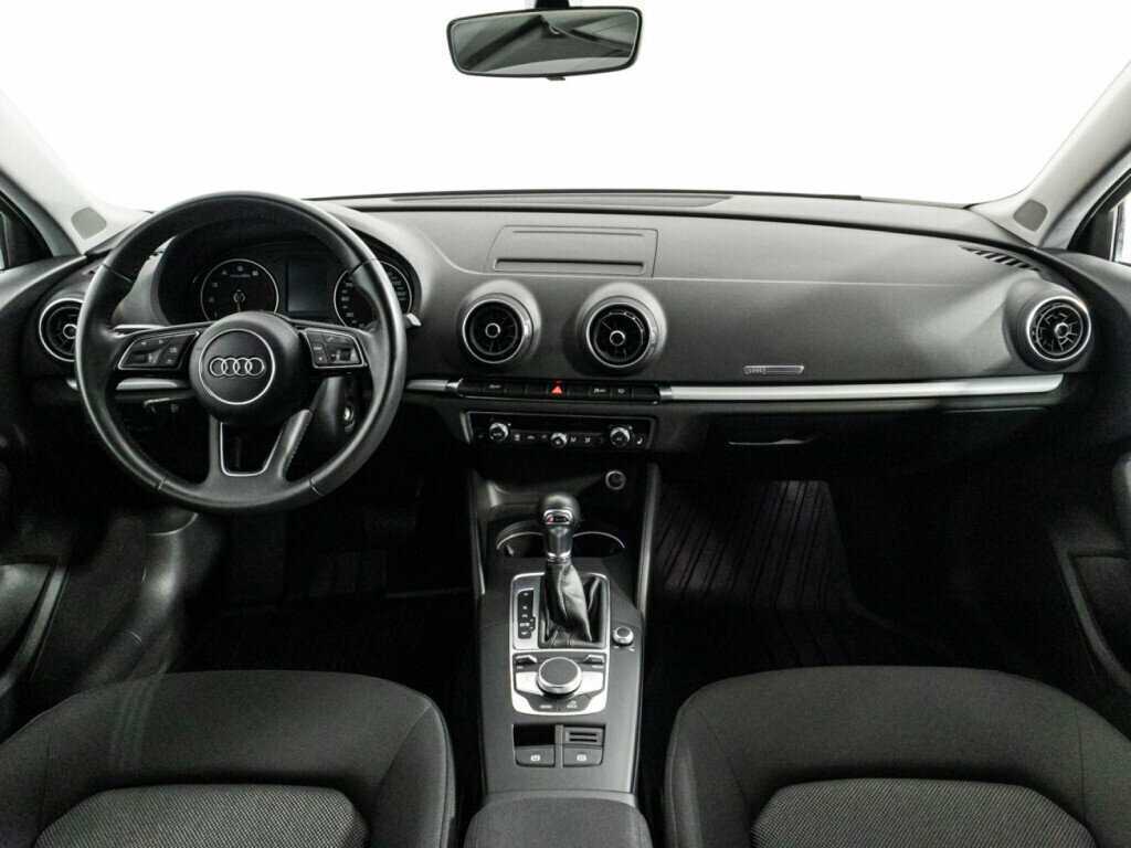 Б/У Ауди А3 2017 года. Фото: #12