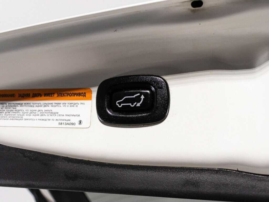 Б/У Митсубиши Оутлэндер 2018 года. Фото: #14