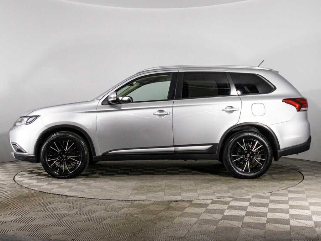 Б/У Митсубиши Оутлэндер 2016 года. Фото: #7