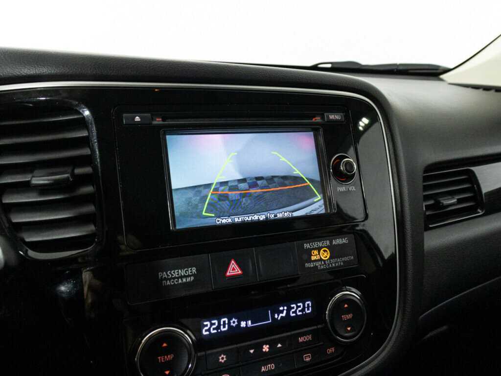 Б/У Митсубиши Оутлэндер 2016 года. Фото: #14