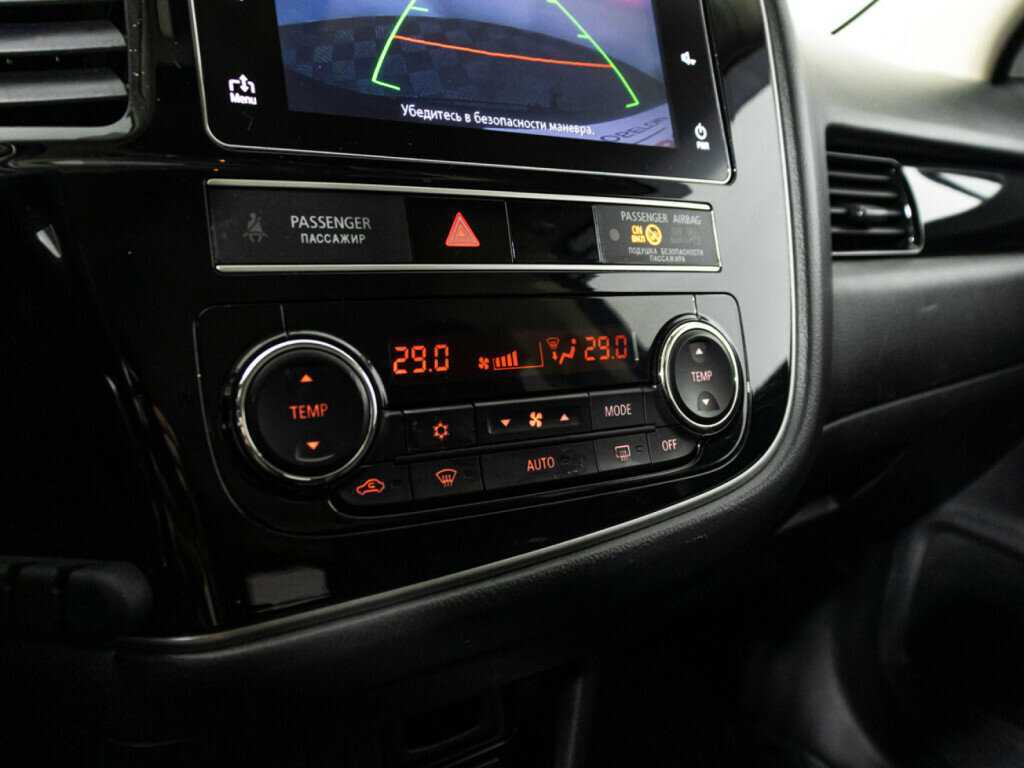 Б/У Митсубиши Оутлэндер 2019 года. Фото: #13