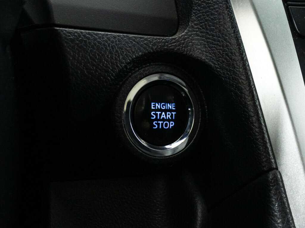 Б/У Тойота Камри 2016 года. Фото: #17