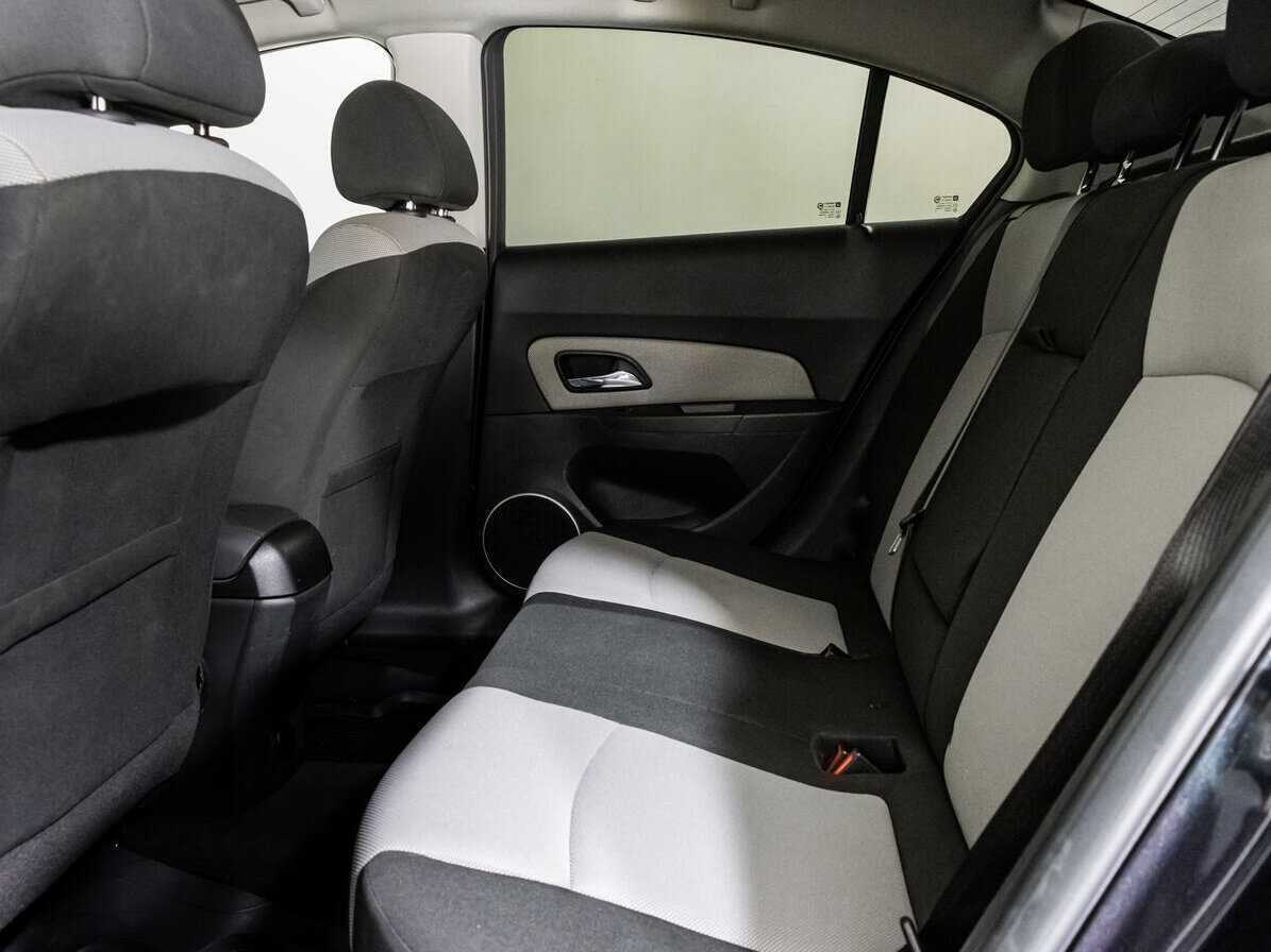 Б/У Шевроле Круз 2015 года. Фото: #10