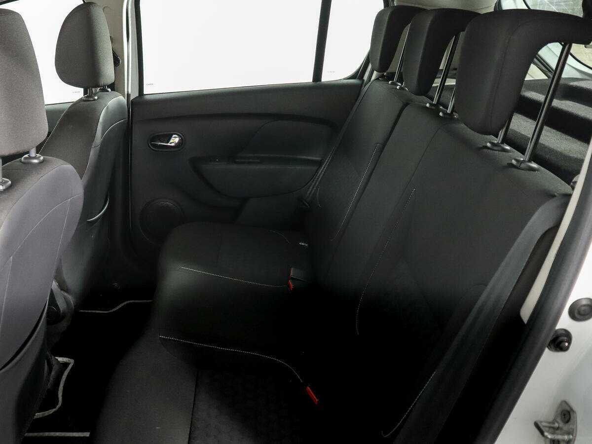 Б/У Рено Сандеро 2017 года. Фото: #11