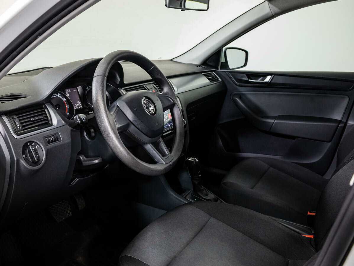 Б/У Шкода Рапид 2018 года. Фото: #10