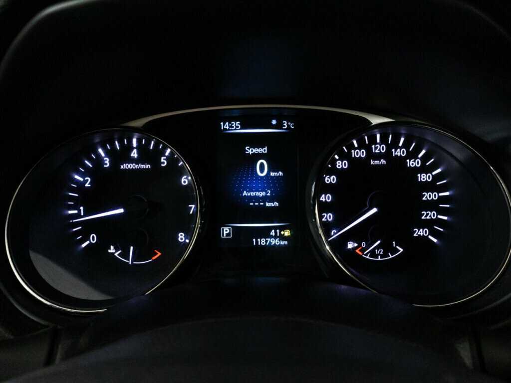 Б/У Ниссан Икс-Трейл 2015 года. Фото: #11